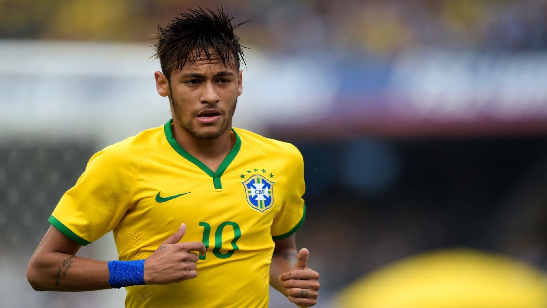 乔·莫伊：以硬朗的身体素质和强大的防守本能，成为全黑队坚实的前锋支柱